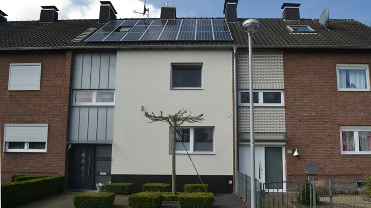 Noch wird zu wenig neu gebaute Dachfläche in den Städten für die Photovoltaik genutzt. - © Velka Botička
