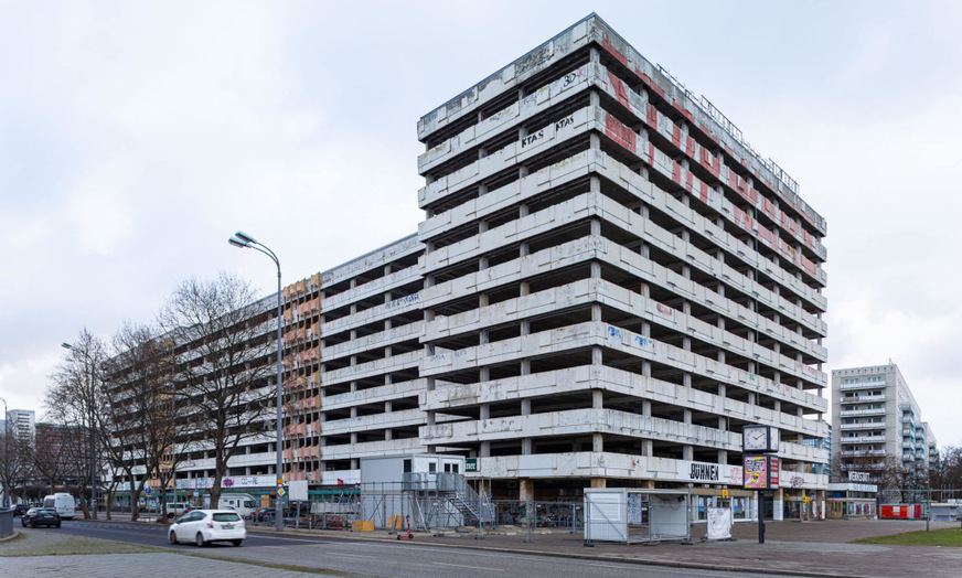 Bisher ist das Gebäude noch ein unansehnlicher Klotz am Alexanderplatz.