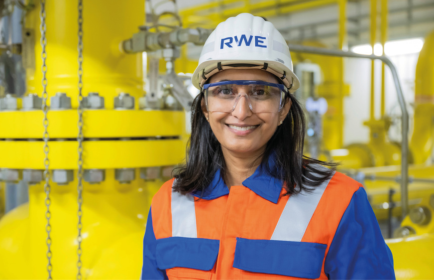 Oben: Gut geschultes Personal, hier bei Fest, zahlt sich für die Wasserstoffindustrie aus.Unten: Sopna Sury ist RWE-Generation-Vorstand als Chefin des operativen Geschäfts der Wasserstofferzeugung.