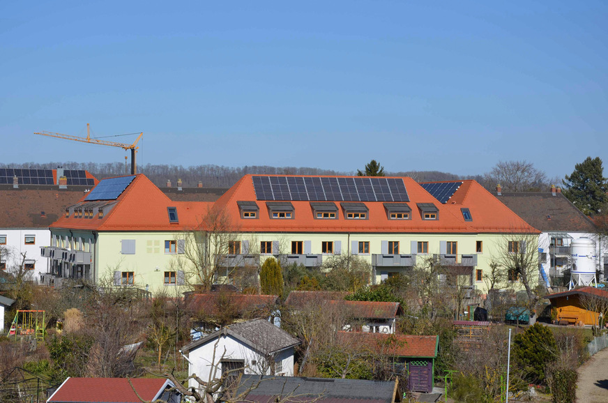 Nach der Sanierung: die fast 100 Jahre alten Häuser der Siedlung Margaretenau – jetzt mit Solardächern und vielem mehr