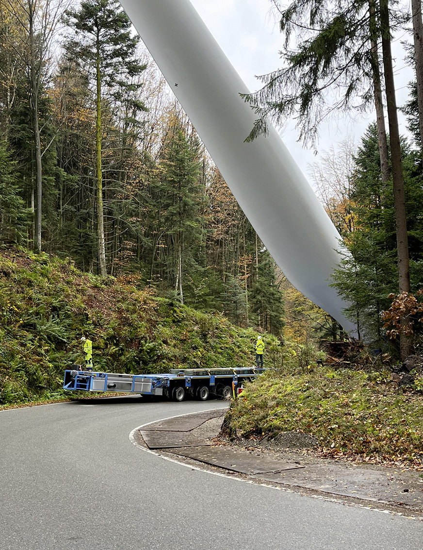 Rotorblatttransport zum Windpark Langenbrander Höhe im Nordschwarzwald bei Pforzheim