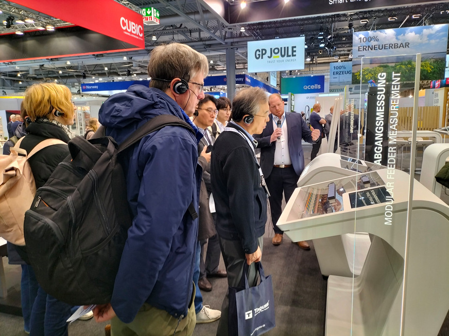 Guided Tour am Stand von Janitza Electronics: Energiemanagement zur Nutzung so viel wie möglich grüner Energie aus eigener Produktion