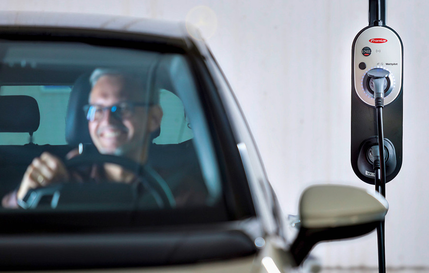 Nicht jedes Auto muss am Ende immer voll geladen sein.&nbsp;Das Lastmanagement weiß, wer wie viel Strom tatsächlich braucht.