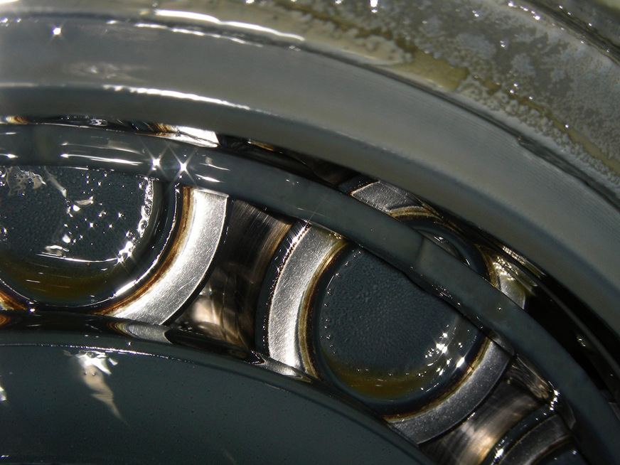 ... genaue Prüfung kritischer Bauteile, ...