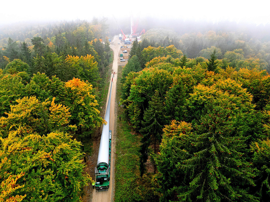 Oktober 2022, Flügeltransport zu Ostwind-Windpark Schiederhof II im Vorderen Bayerischen Wald
