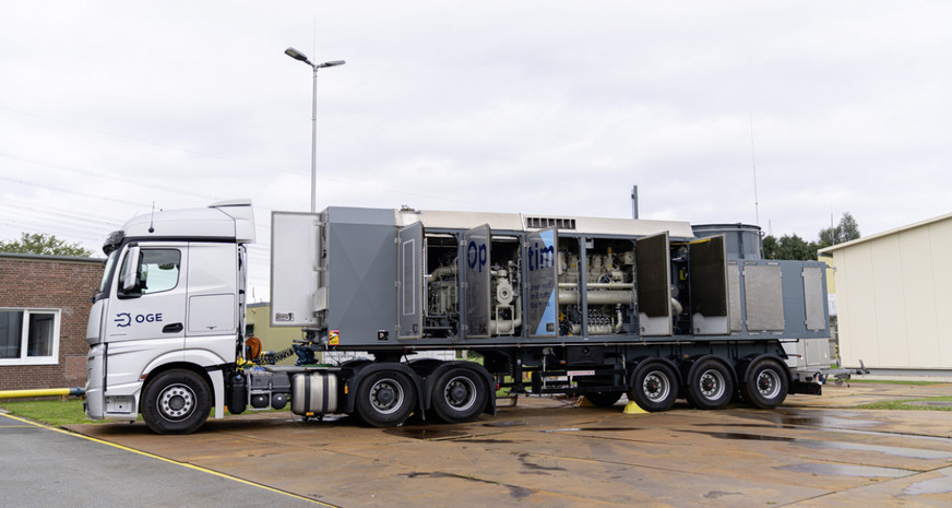 Erstmals in Deutschland wurde auf der OGE-Verdichterstation Emsbüren mit der ­Umstellung einer Ferngasleitung auf den Transport von Wasserstoff begonnen.
