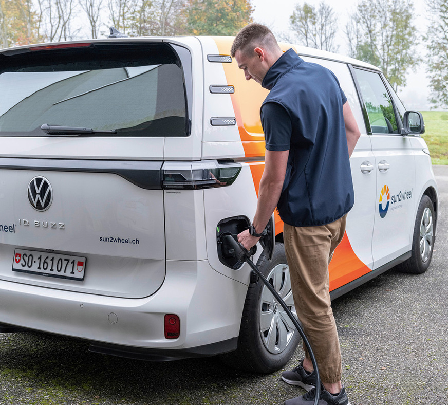 In der Schweiz ist bidirektionales Laden längst möglich. Einige Kantone fördern sogar die dazu passenden Ladestationen.