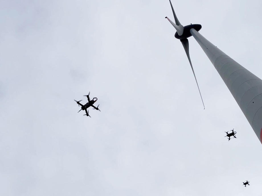 100 Drohnen messen Strömung an Windenergieanlagen