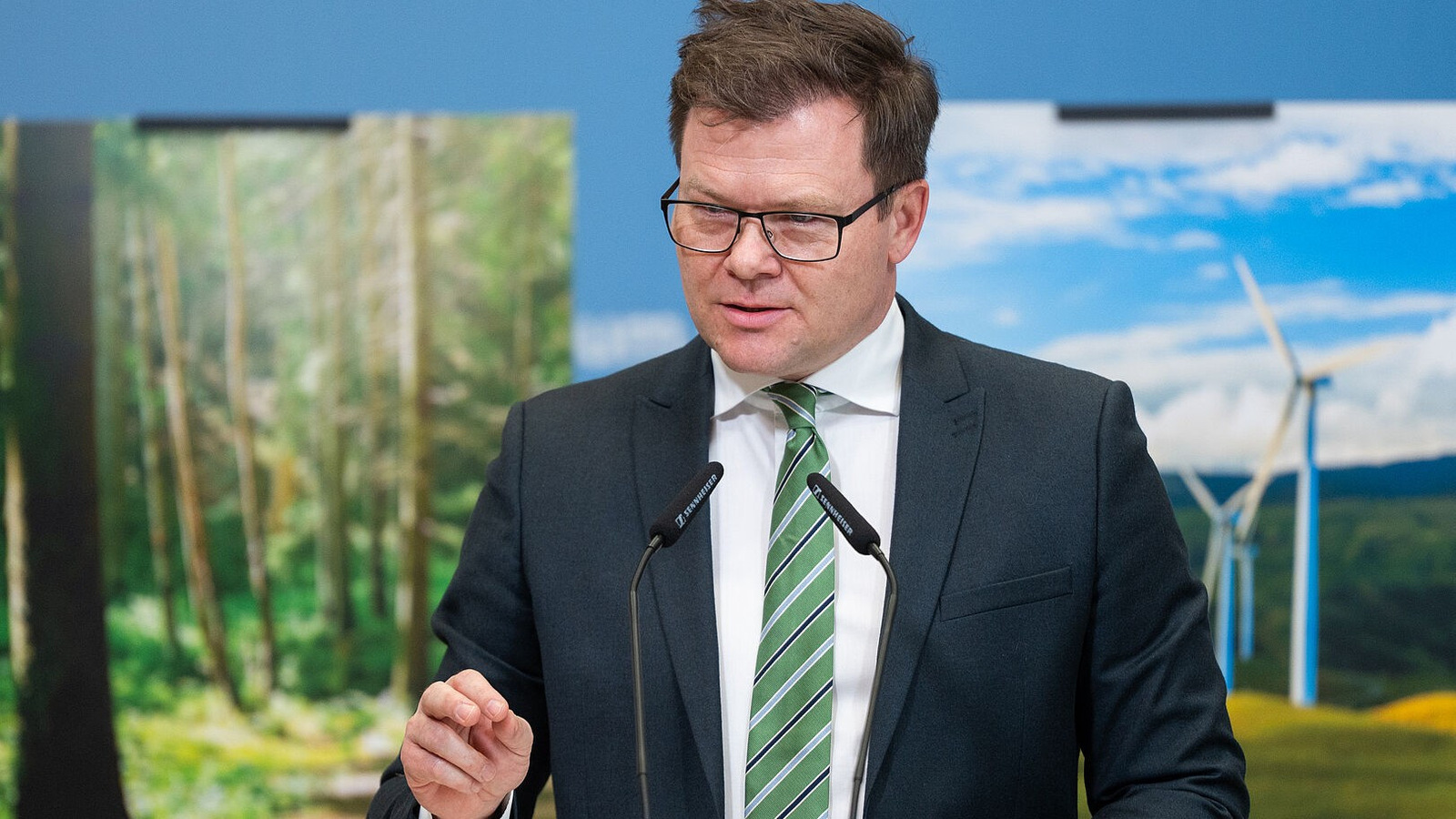 Mit einem 12-Gigawatt-„Windbooster“ will Carsten Schneider das Klimaziel 2030 retten