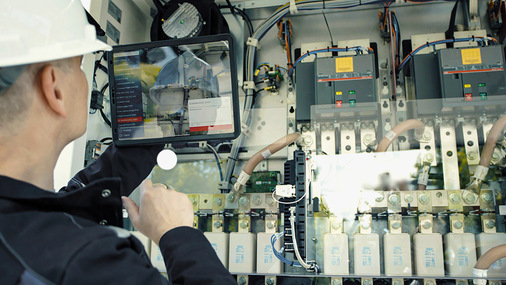 Mit dem Remoteservice erleichtert SMA die Wartung von Zentral­wechselrichtern und ermöglicht die Unterstützung aus der Ferne.