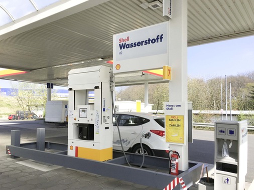 Knapp 100 Wasserstoff-Tankstellen gibt es bereits in Deutschland. Auch sie gehören zu den potenziellen Partnern für Elektrolyseur-Betreiber. - © Foto: NOW
