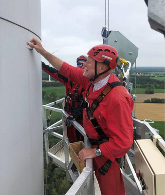 Klaus Deininger, Geschäftsführer, KTW Kunststoff-Technik, an Hybridturm