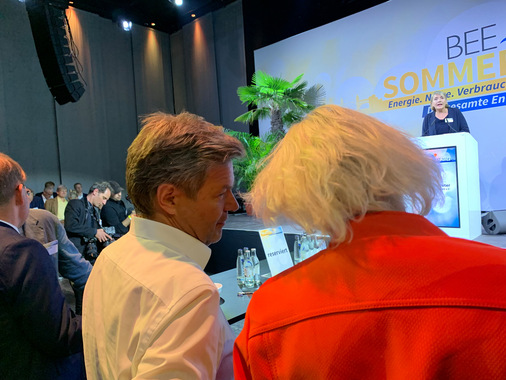 Bundeswirtschaftsminister Robert Habeck und BWE-Präsidentin Bärbel Heidebroek.