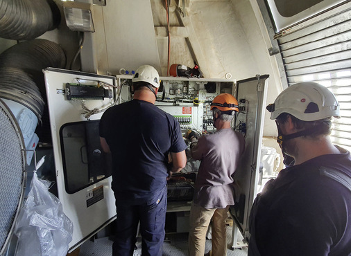 Arbeiten im Maschinenhaus einer Clipper-Turbine