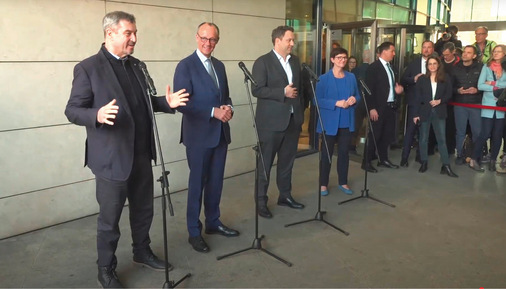 März 2025, Spitzenverhandler der geplanten Koalition unter Friedrich Merz von links nach rechts: die Parteivorsitzenden Markus Söder (CSU), Friedrich Merz (CDU), Lars Klingbeil und Saskia Esken (beide SPD)