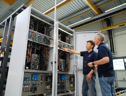 Gleichstromquellen gewährleisten den Ablauf der chemischen Reaktion der Elektrolyse.