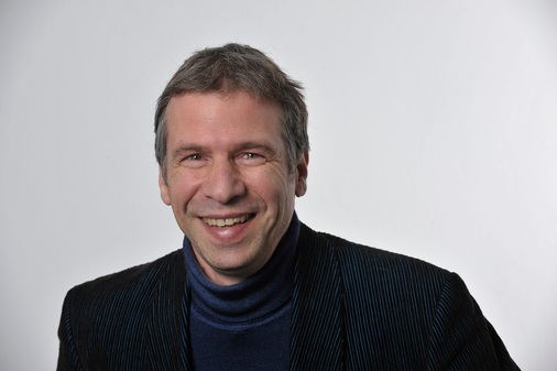 <p><strong>Der Autor, Joachim Schonowski</strong></p><p>MitarbeiterInnen und Gruppenfoto T-Labs Berlin</p> - © Foto: Deutsche Telekom AG