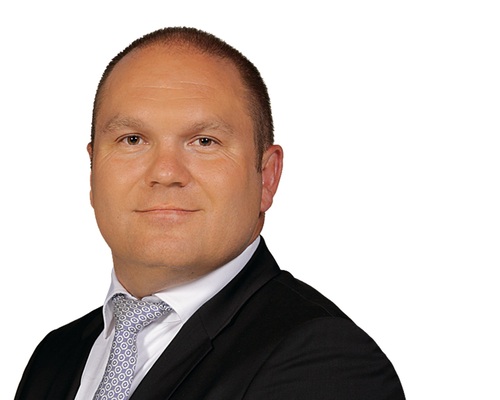 André Köhnke Director Wind Power, Industry Management and Automation, Phoenix Contact Electronics GmbH: "Mit der Einführung und Weiterentwicklung des sogenannten Blade Intelligence Systems bieten wir den OEM sowie Windparkbetreibern die Möglichkeit,die Anlageneffizienz durch die richtige Überwachung zu steigern und Sicherheitsfunktionen wahrzunehmen. Neue Technologien und Wireless-Sensorik erlauben ein nachhaltiges effizientes Wartungsmanagement sowie wirtschaftliches Retrofitting älterer Turbinen