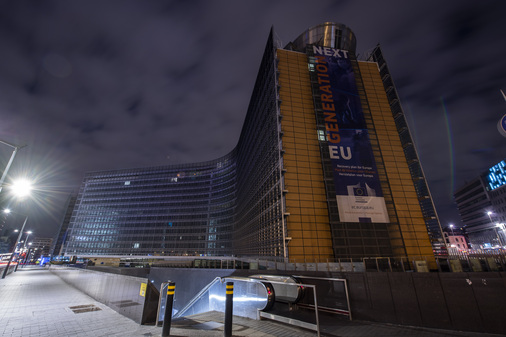 Earth Hour 2021 - Licht aus fürs Klima am Berlaymont-Gebäude der EU-Kommission