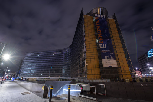 <p>Earth Hour 2021 - Licht aus fürs Klima am Berlaymont-Gebäude der EU-Kommission</p> - © Foto: Lukasz Kobus - European Union