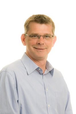 Ian-Paul Grimble, Geschäftsführer PSM: „Nach der Markteinführung des Blattlagerüberwachungssystems BBG arbeiten wir weiter an unserem Kernthema intelligente Instandhaltung. So beteiligen wir uns aktuell an einem Forschungsprojekt mit dem Ziel, an einem Forschungsprojekt mit dem Ziel, Hauptlager an Windenergieanlagen der 1,5 bis 3 Megawattklasse direkt auf der Anlage und ohne den Einsatz von Großkränen durchzuführen.