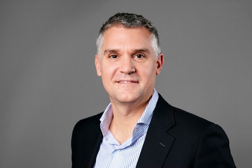 <p><strong>David Hardy, Executive Director und CSO von Senvion: „Wir sind sehr zufrieden mit der initialen Marktreaktion auf unsere neue Senvion 4.2 MW-Turbine. Wir erwarten, </strong></p><p>dass die Nachfrage 2019 noch weiter ansteigen wird und werden sie daher ins Zentrum unserer Vertriebsaktivitäten stellen.“</p> - © Foto: © Herbert Ohge Photographie - Hamburg <p><strong>David Hardy, Executive Director und CSO von Senvion: „Wir sind sehr zufrieden mit der initialen Marktreaktion auf unsere neue Senvion 4.2 MW-Turbine. Wir erwarten, </strong></p><p>dass die Nachfrage 2019 noch weiter ansteigen wird und werden sie daher ins Zentrum unserer Vertriebsaktivitäten stellen.“</p> - © Foto: © Herbert Ohge Photographie - Hamburg