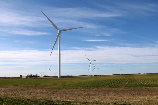<p><strong>Siemens hat bereits reichlich Turbinen in Texas errichtet, aber auch in Michigan, wie dieser Windpark zeigt. </strong></p><p>Big Turtle wind farm in Michigan (USA). 14 x G114-2.1  MW. It can be used to illustrate a SG 2.1-114 wind turbine or any other Siemens Gamesa 2.X model.</p> - © Foto: Siemens Gamesa Renewable Energy