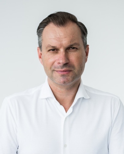 © 8.2 Certification GmbH © 8.2 Certification GmbH