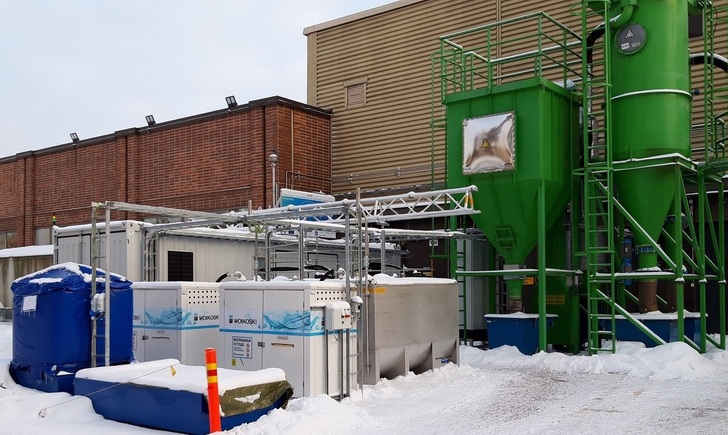 Betrieb der Wasserstoff-Produktionsanlage bei Minusgraden - © Foto: Hydrogenious LOHC