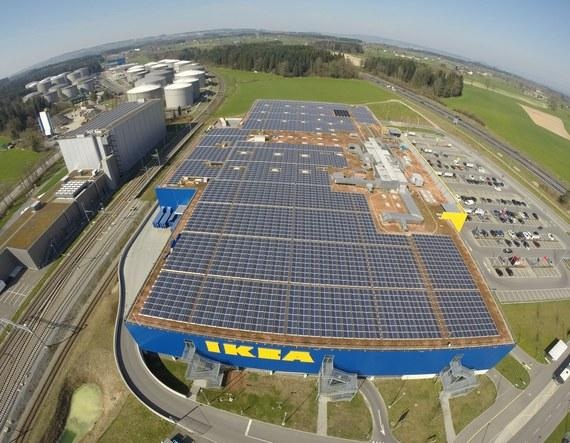 Auch das schwedische Möbelhaus Ikea setzt auf Erneuerbare. - © Foto: Ikea Auch das schwedische Möbelhaus Ikea setzt auf Erneuerbare. - © Foto: Ikea