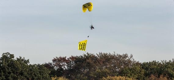 GP0STSG2X_PressMedia | Protestaktion von Greenpeace im Tagebau Hambach, September 2018 - © Bernd Lauter - berndlauter.com GP0STSG2X_PressMedia | Protestaktion von Greenpeace im Tagebau Hambach, September 2018 - © Bernd Lauter - berndlauter.com