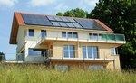 ERE05_2013_Consolar | Das Ziel des Einsatzes von Photovoltaik und solarthermischen Kollektoren ist gleich: die Einsparung von fossilen Brennstoffen in der Energieversorgung.