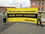 Greenpeace demonstriert vor der Vattenfall-Pressekonferenz gegen Erweiterung der Tagebaue in der Lausitz. - © Foto: Nicole Weinhold