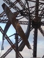 Vertikalachser auf dem Eiffelturm. - © Foto: UGE