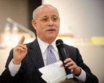 Jeremy Rifkin schreibt über die Auswirkungen des wissenschaftlichen und technischen Wandels auf Arbeitswelt, Wirtschaft, Gesellschaft und Umwelt. - © Foto: Heinrich Böll Stiftung, Stephan Röhl Jeremy Rifkin schreibt über die Auswirkungen des wissenschaftlichen und technischen Wandels auf Arbeitswelt, Wirtschaft, Gesellschaft und Umwelt. - © Foto: Heinrich Böll Stiftung, Stephan Röhl