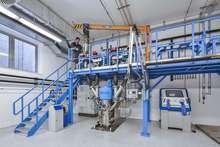 Batterieforschung02 Mischer | In der 60 Liter Mischanlage wird die Elektrodenpaste hergestellt.