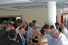 Eifriges Netzwerken während der Pausen bei der 4. Rostock Wind.