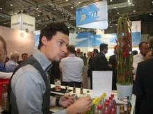 Professionelle Cocktail-Mixer gehören auf eine gute Messe.