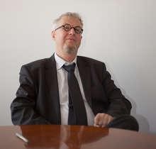 Rechtsanwalt Reinhard Nierer erinnert sich an die Anfänge der Windenergie in Brandenburg.