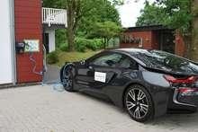 Elektroautos sind Bestandteil ganzheitlicher Energiekonzepte, um grünen Strom direkt vor Ort zu verbrauchen. Dies war Thema eines Treffens des Windindustrie-Vereins Windcomm Schleswig-Holstein auf dem Greentec Campus in Enge-Sande.