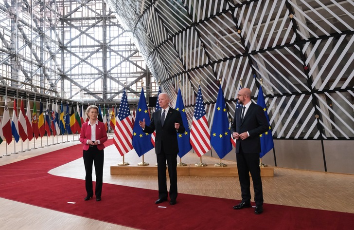 EU-USA-Gipfel mit US-Präsident Joe Biden (Mitte), EU-Kommissionschefin Ursula von der Leyen, EU-Ratspräsident Charles Michel