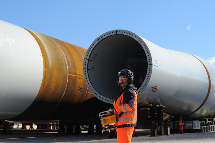 Monopiles für Offshore sind Spezialität von EEW SPC.