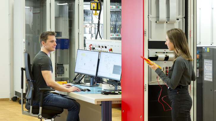 Das Herzstück des neuen Digital Grid Lab sind die leistungsstarken HIL-Computer. Diesen bilden die Netzinfrastruktur nach.