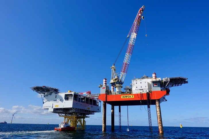 Industrieunternehmen der Windbranche beklagen einen Fachkräftemangel, der die Offshore-Wind-Wertschöpfungskette in Deutschland beeinträchtigt.  - © WAB
