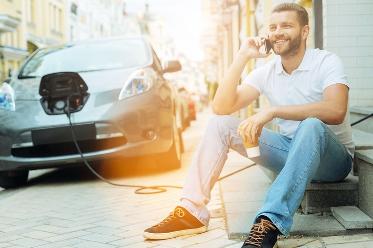 E-Mobilität nimmt in Deutschland Fahrt auf. Eine Million Autos sind bereits zugelassen. 