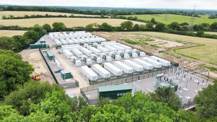 Der Großspeicher in Minety ist jetzt ein zentraler Baustein für die Netzstabilität in England.