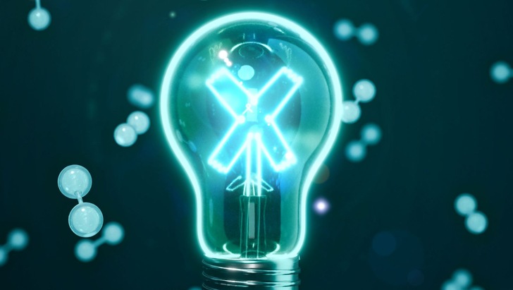 Durch PtX  lassen sich fossilen Energieträger in den Bereichen Industrie, Verkehr, Strom und Wärme ersetzen.