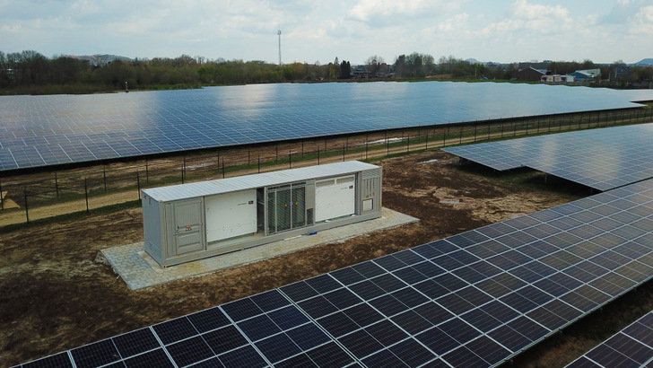 RWE mit seiner Batteriesparte hat für zwei Projekte einen Zuschlag bekommen.