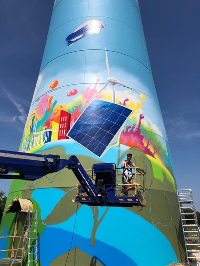 Der Künstler bei der Arbeit.