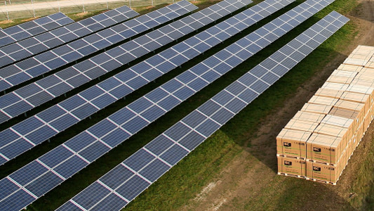 Solarparks auf benachteiligten Landwirtschaftsflächen haben preislich einen Vorteil gegenüber Projekten auf anderen Flächen. - © IBC Solar
